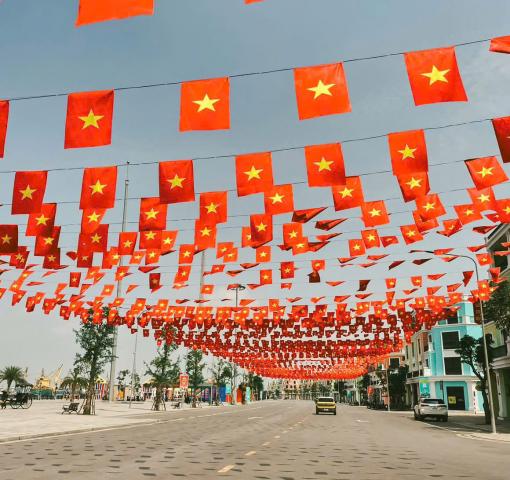 Xuất hiện con đường cờ đỏ sao vàng 250m – Kỷ lục dài nhất Hải Phòng