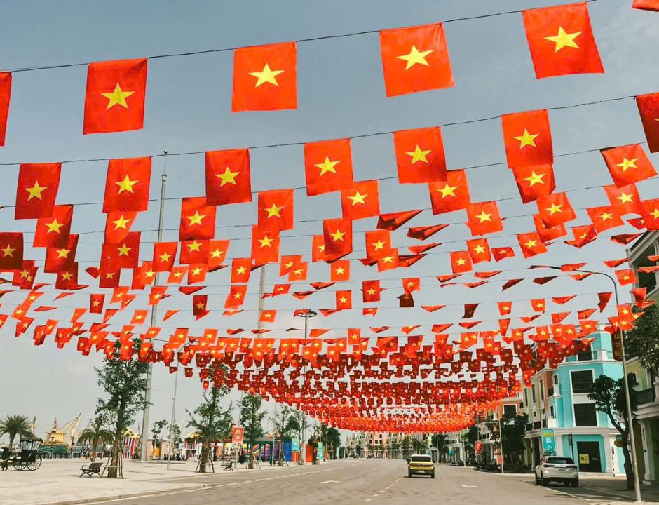 Xuất hiện con đường cờ đỏ sao vàng 250m – Kỷ lục dài nhất Hải Phòng